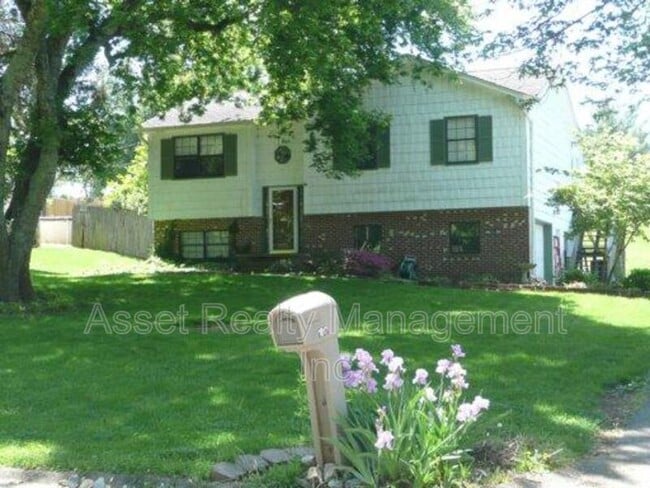 property at 1817 Sedgewick Dr