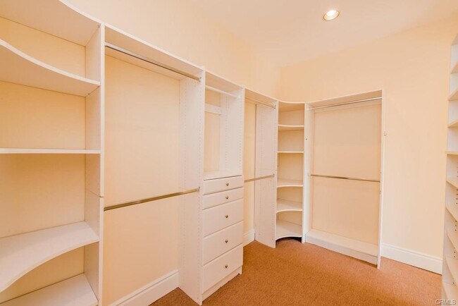 5770 Rolling Rd in Los Angeles, CA - Building Photo - Building Photo