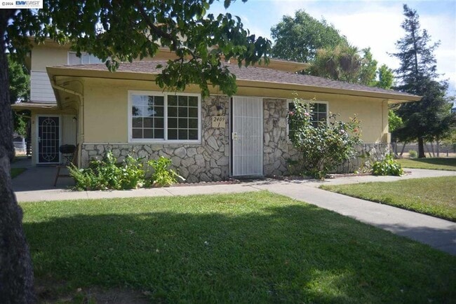 property at 2409 Peppertree Ct
