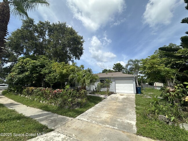 property at 1300 Ethel Cir NE