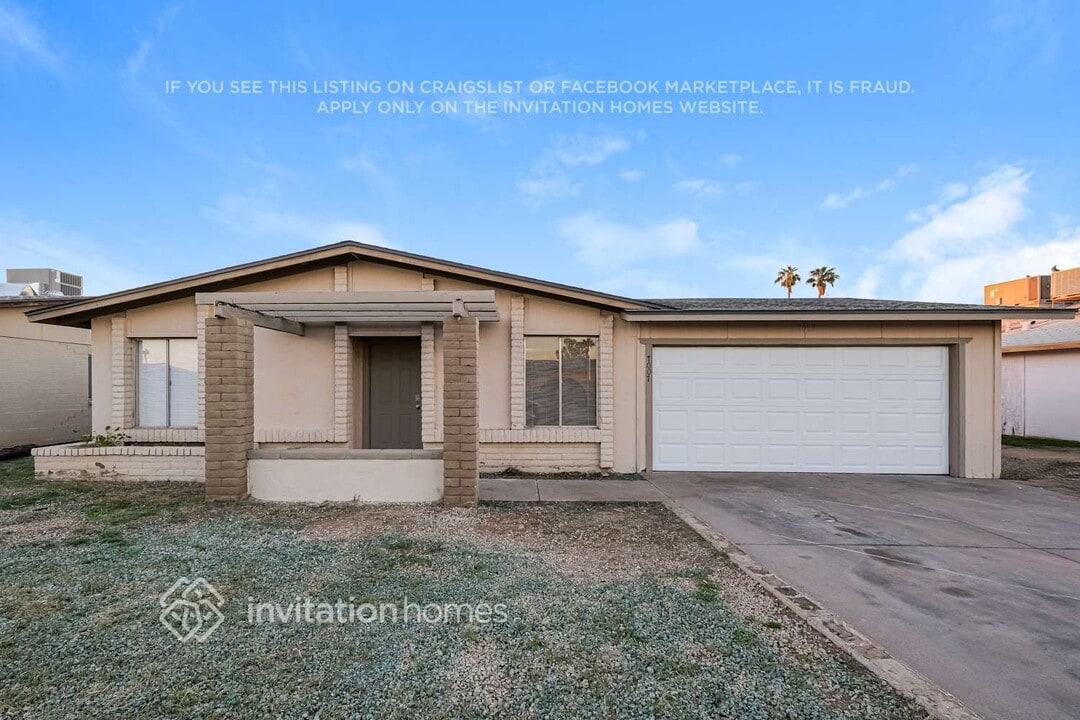 7007 W Vernon Ave in Phoenix, AZ - Building Photo