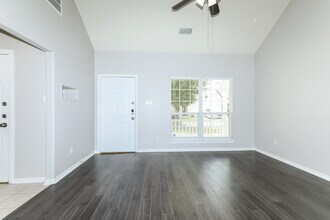 21122 Molasses Meadow Ln in Tomball, TX - Building Photo - Building Photo