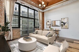 215 N Aberdeen St, Unit 607B in Chicago, IL - Foto de edificio - Building Photo