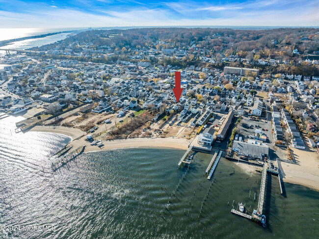 48 5th St in Highlands, NJ - Foto de edificio - Building Photo