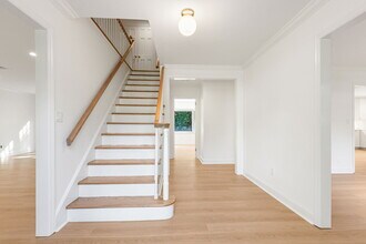 18 Echo Ln in Greenwich, CT - Building Photo - Building Photo