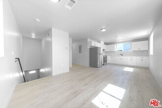 236 W 84th Pl in Los Angeles, CA - Building Photo - Building Photo
