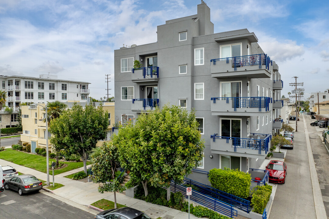 Wellesley Ash Condominiums in Los Angeles, CA - Building Photo