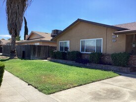 4424-4426 E Dakota Ave in Fresno, CA - Building Photo