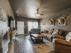 532 W Shadow Ridge Way in Mustang, OK - Building Photo - Building Photo