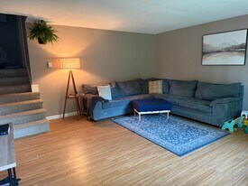2 Pinewood Dr, Unit A in Somersworth, NH - Building Photo