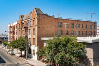 Astor Apartments in Los Angeles, CA - Building Photo - Building Photo