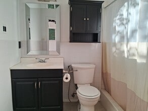 207 Arnett Dr, Unit 1 Bedroom 1  Bath in Euless, TX - Building Photo - Building Photo
