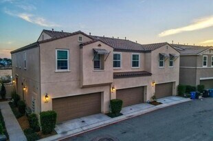 5451 San Roberto in San Diego, CA - Building Photo