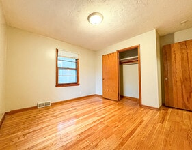 5618 Huntington Ave in Lincoln, NE - Foto de edificio - Building Photo