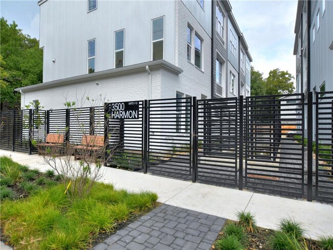 3500 Harmon Ave in Austin, TX - Building Photo - Building Photo