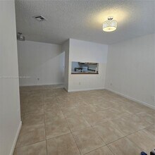 15332 SW 72nd St in Miami, FL - Building Photo - Building Photo
