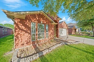 9626 Winter Bloom Ln in Houston, TX - Foto de edificio - Building Photo