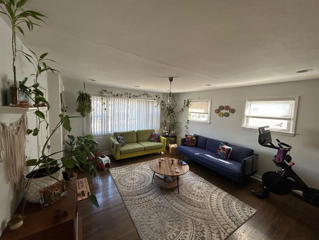 124 Pershing Ave in Roselle Park, NJ - Building Photo - Building Photo