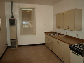 413 Front St, Unit 208 in Lynden, WA - Building Photo