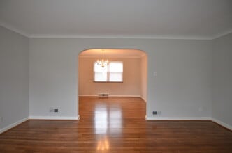 7604 Montgomery Rd, Unit 2 in Cincinnati, OH - Foto de edificio - Building Photo