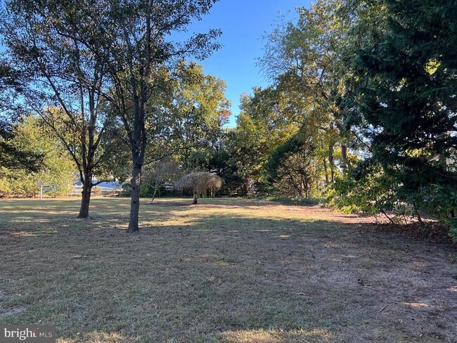 property at 4 Margate Ct