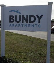 Bundy & Cindy Place Apartments in New Orleans, LA - Foto de edificio - Building Photo