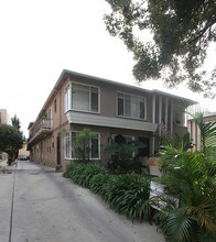 1724 N Gramercy Pl in Los Angeles, CA - Building Photo - Building Photo