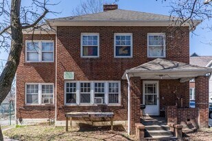 205 S College Ave in Columbia, MO - Building Photo