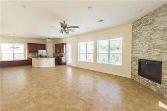 2600 Almanzor Avenue in Irving, TX - Building Photo - Building Photo