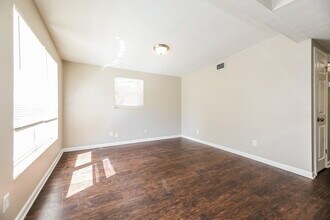 597 E 57th St in Jacksonville, FL - Building Photo - Building Photo