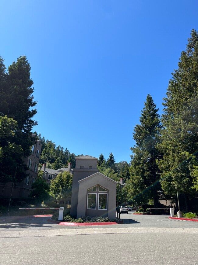 property at 280 Caldecott Ln
