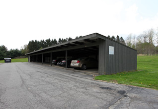 Laurel Ridge Apartments in Mansfield, OH - Building Photo - Building Photo