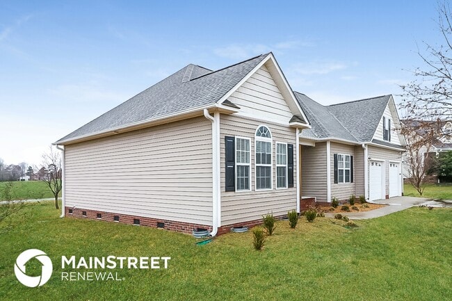 25 Lake Forest Ct in Four Oaks, NC - Building Photo - Building Photo