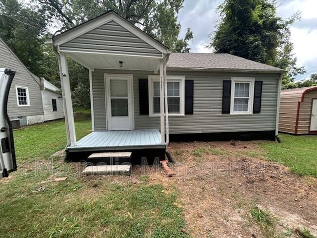 property at 1847 Colonial Ave