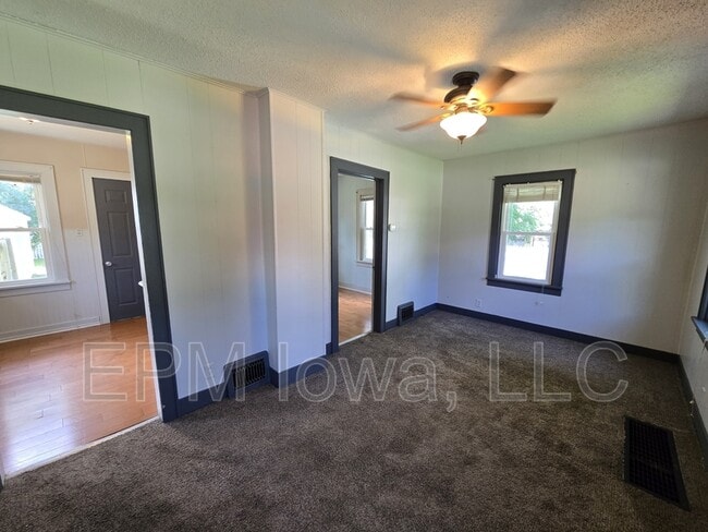 403 Indiana St in Waterloo, IA - Building Photo - Building Photo