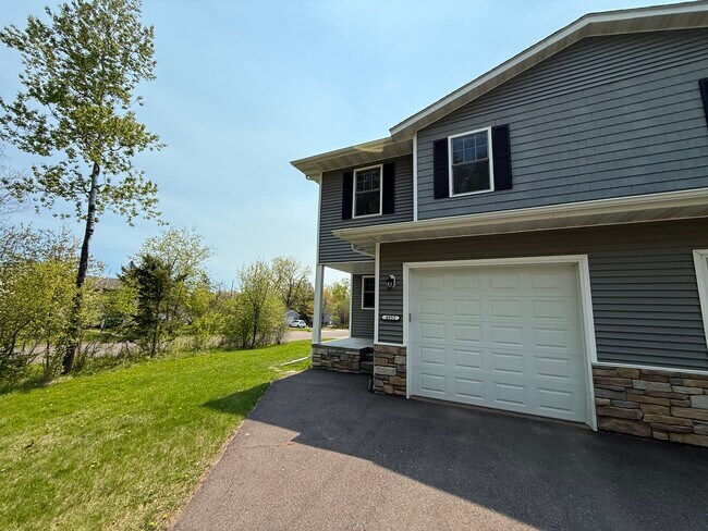 4932 Norwood St in Duluth, MN - Building Photo - Building Photo