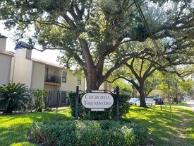 2425 Augusta Dr in Houston, TX - Building Photo