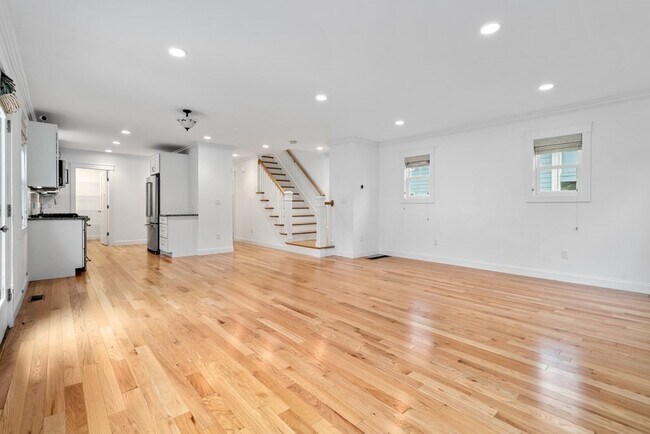 17 Vernon St in Newton, MA - Building Photo - Building Photo