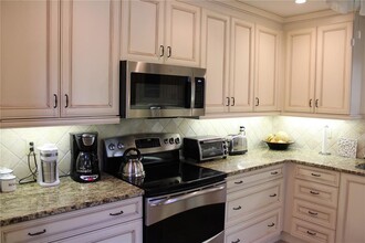 7909 4th Ave W in Bradenton, FL - Building Photo - Building Photo