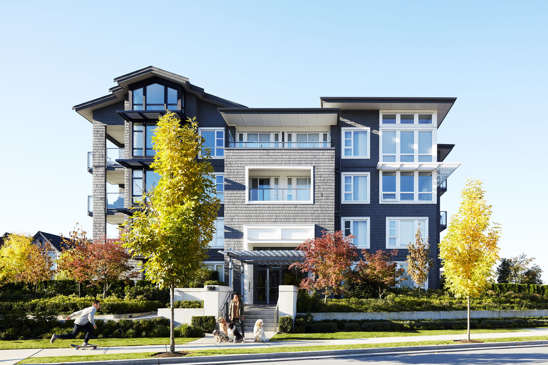 553 Seaborne Pl in Port Coquitlam, BC - Building Photo