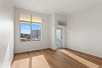 The Beverly in Portland, OR - Building Photo - Building Photo