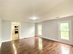 17 Florence St in Auburn, NY - Building Photo - Building Photo