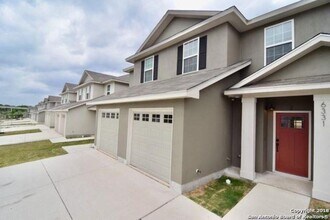 6403 Melanzane Ave in San Antonio, TX - Building Photo - Building Photo