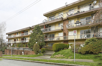 1025 St Andrews St in New Westminster, BC - Building Photo - Primary Photo