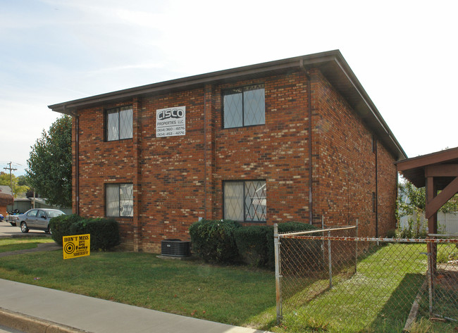 1210 Oak St in Kenova, WV - Foto de edificio - Building Photo