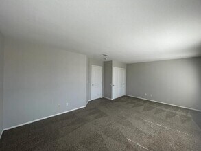416 Opal Dr in Henderson, NV - Building Photo - Building Photo
