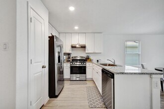 9018 Stellar Moon in San Antonio, TX - Building Photo - Building Photo