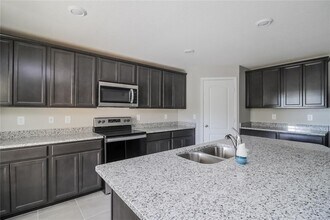 127 Tulip Ln in Poinciana, FL - Building Photo - Building Photo
