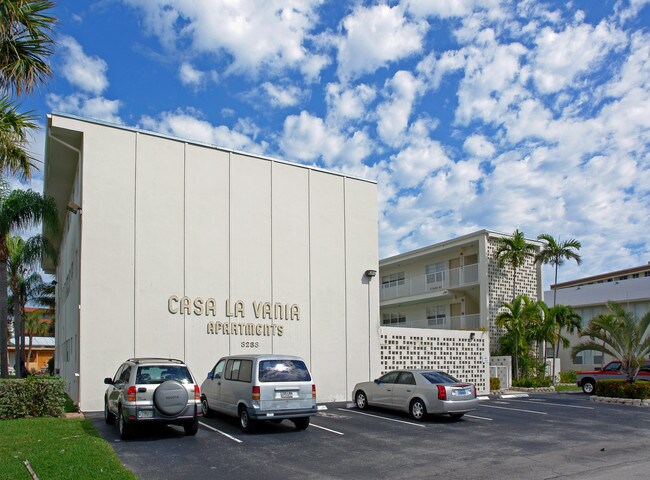 Casa La Vania in Pompano Beach, FL - Building Photo - Building Photo