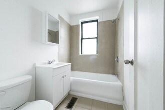 7201 S Calumet Ave 345-59 E 72nd St Chicago, IL 60619 in Chicago, IL - Building Photo - Building Photo